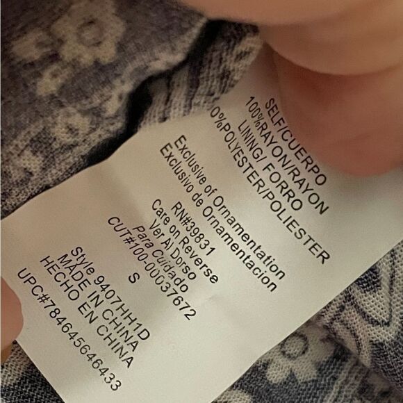 NEW Sequin Hearts Blue & White Elephant Print Crop Top Off the Shoulder Small S - Picture 4 of 7